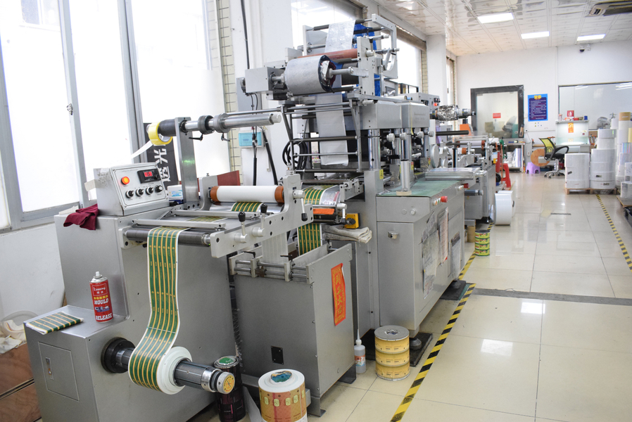 GUANGZHOU YM PACKAGE PRODUCTS CO.,LTD. lini produksi pabrikan