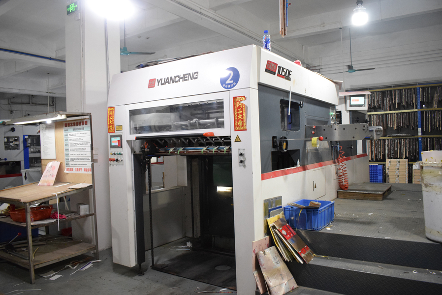 GUANGZHOU YM PACKAGE PRODUCTS CO.,LTD. lini produksi pabrikan