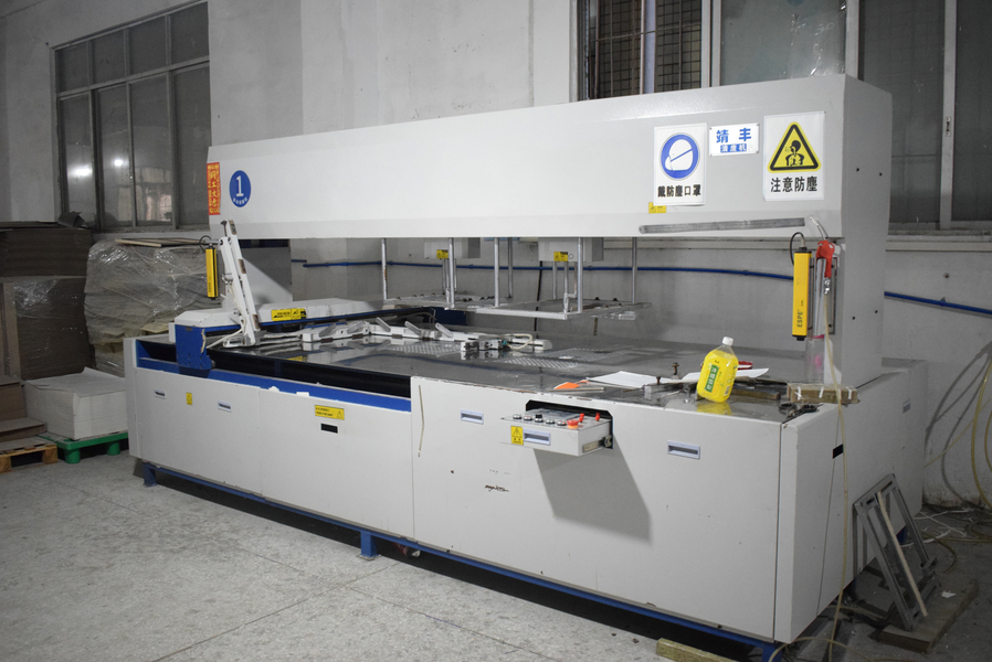 GUANGZHOU YM PACKAGE PRODUCTS CO.,LTD. lini produksi pabrikan