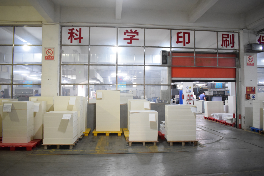 GUANGZHOU YM PACKAGE PRODUCTS CO.,LTD. lini produksi pabrikan