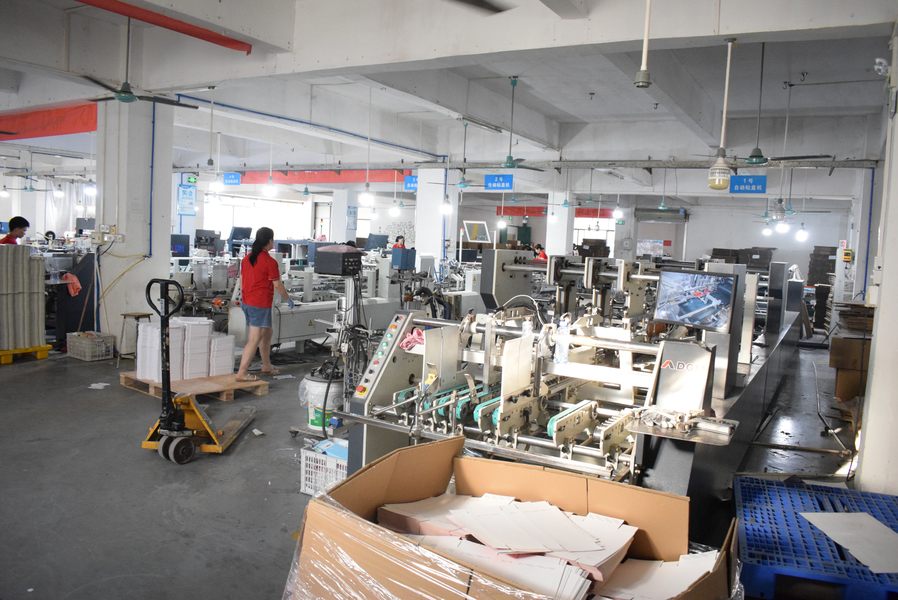 GUANGZHOU YM PACKAGE PRODUCTS CO.,LTD. lini produksi pabrikan