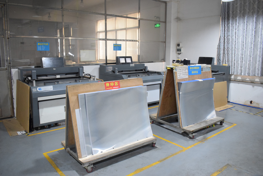 GUANGZHOU YM PACKAGE PRODUCTS CO.,LTD. lini produksi pabrikan