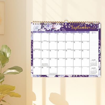 Kalender dinding kertas khusus cetak penuh warna untuk visibilitas bisnis Anda