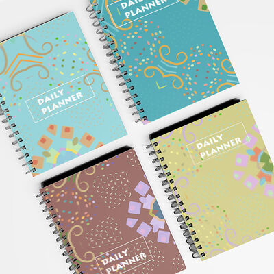 Buku catatan berlapis keras spiral dengan fitur gaya yang elegan yang cocok untuk catatan pertemuan dan jurnal pribadi